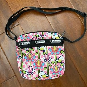 ✨Fun colorful LeSportSac bag✨